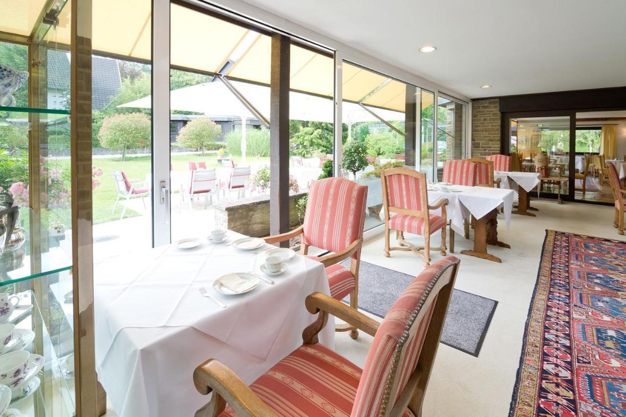 Romantik Waldhotel Mangold Bergisch Gladbach Esterno foto